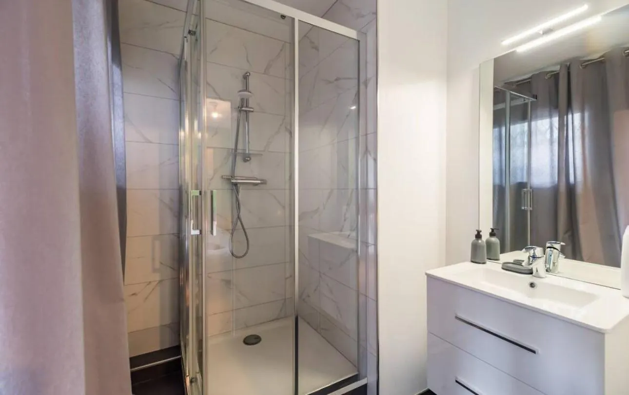 La Promenade, T4 In Secure Residence Saint-Brieuc France